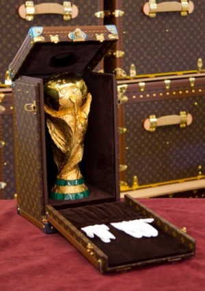 LV.FIFAWC2010.trophytravelcase.13
