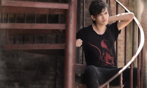 Limited Edition - Her Fantasy T-shirt in Black